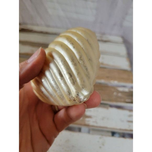 Fancy white ripple heart glass ornament Xmas tree - Picture 7 of 7